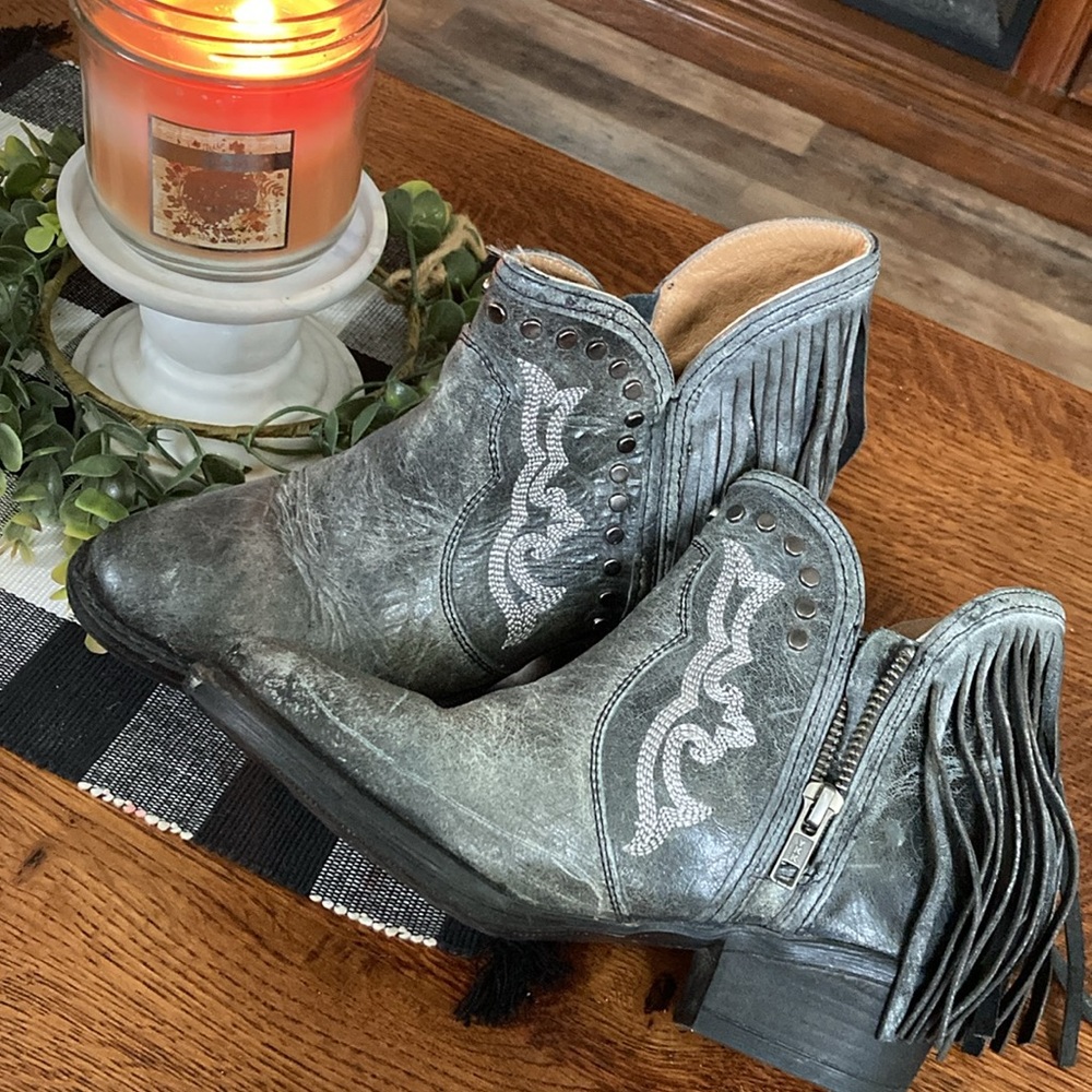 Fringed Gray Western Ankle Boots size 6.5